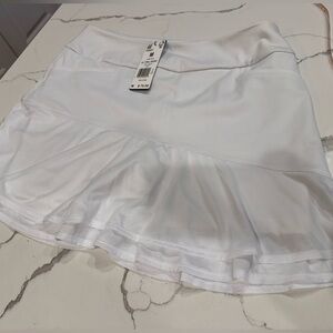 🌸 Adidas Golf/Pickleball Skirt with pockets! Size M Built in Shorts🌸